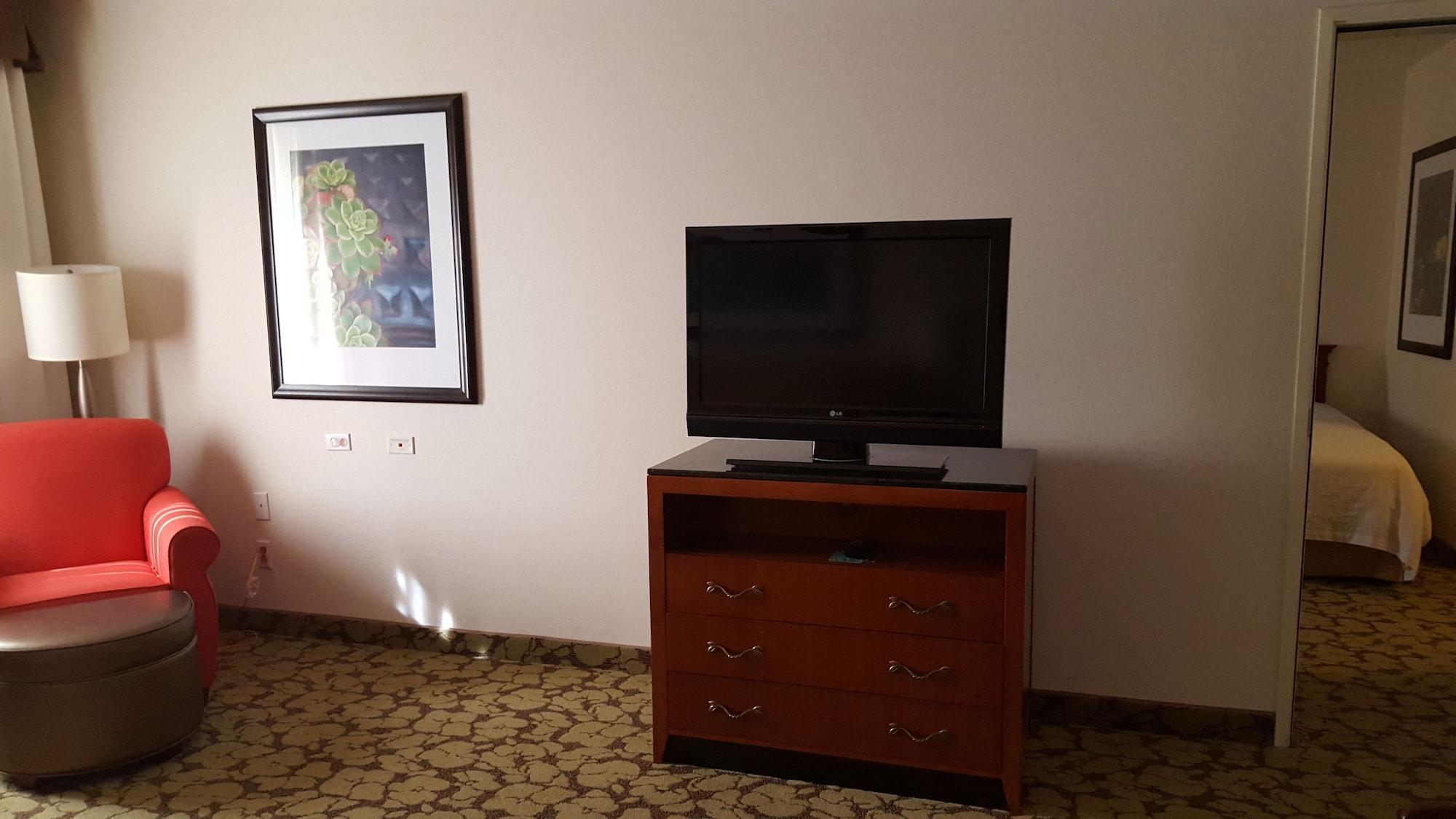 Hilton Garden Inn Redding Ngoại thất bức ảnh