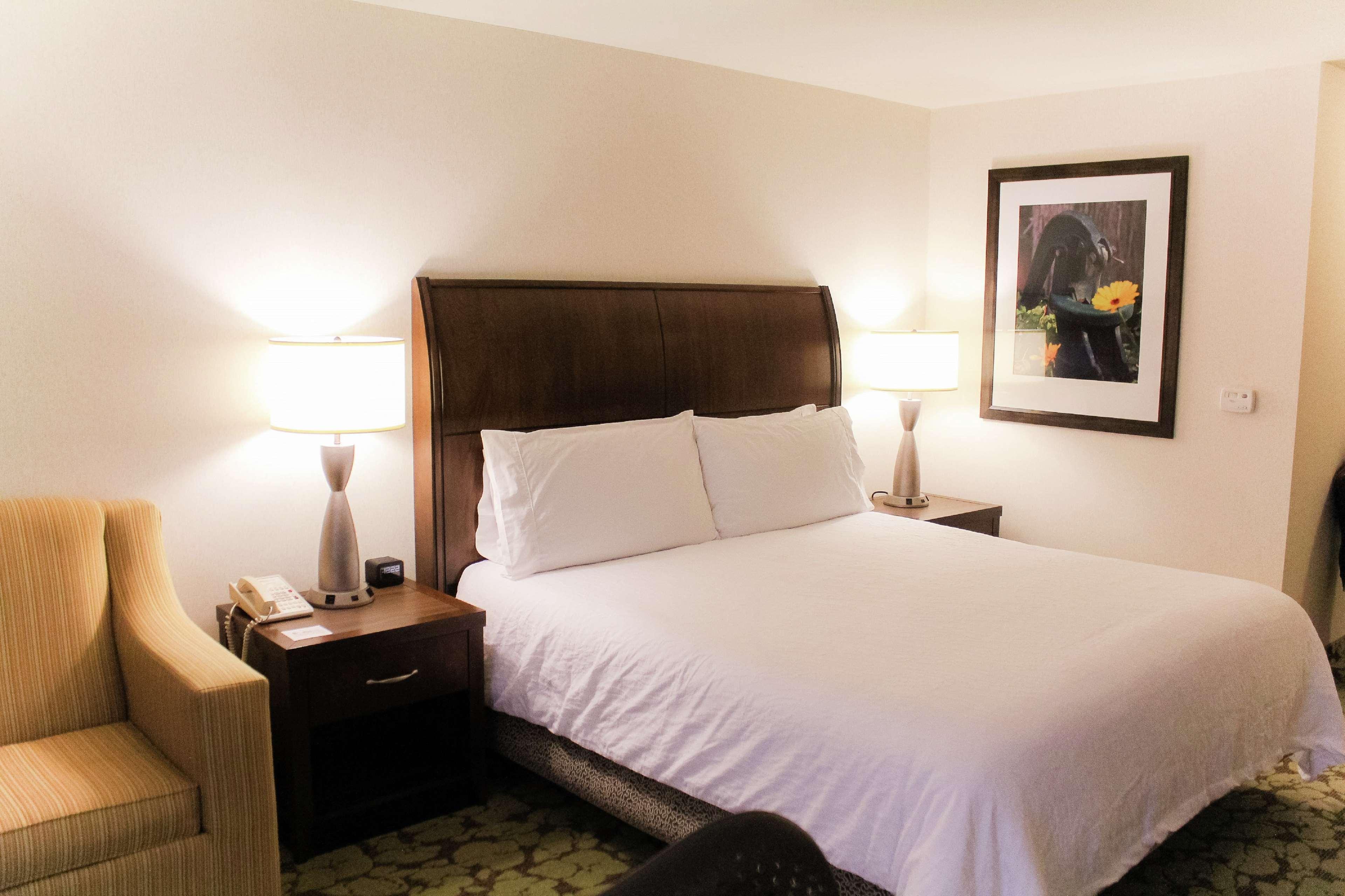 Hilton Garden Inn Redding Ngoại thất bức ảnh