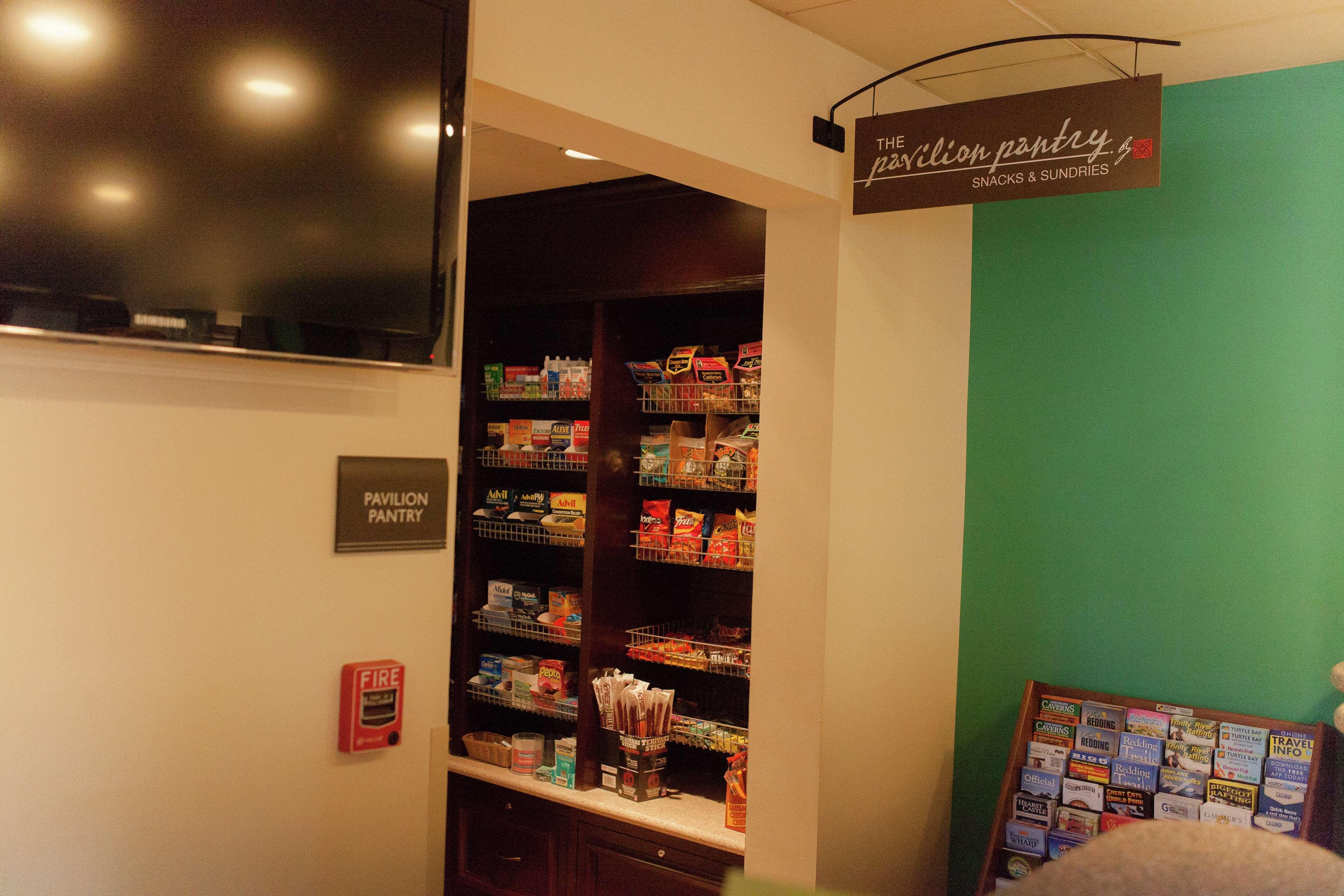 Hilton Garden Inn Redding Ngoại thất bức ảnh