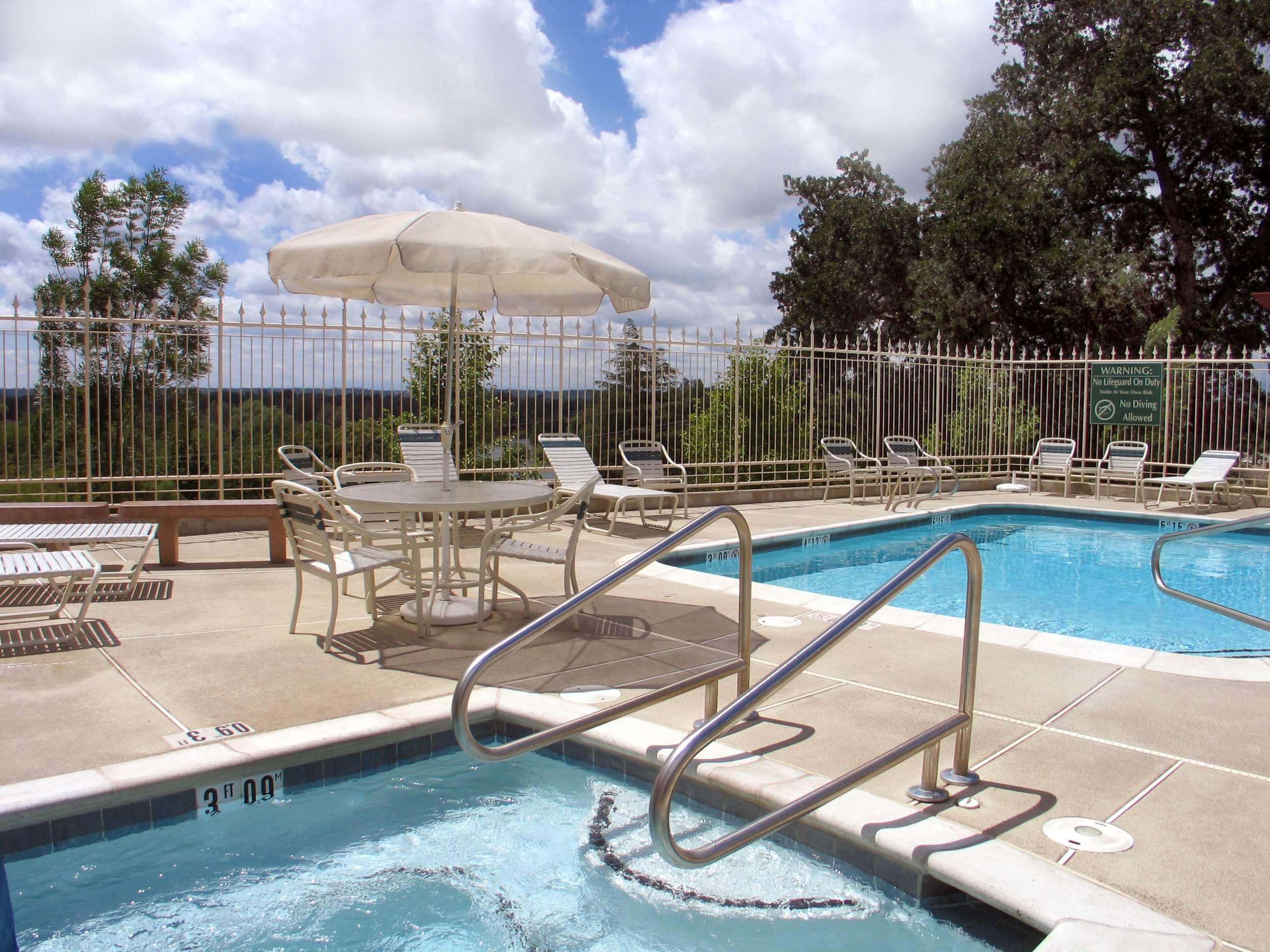 Hilton Garden Inn Redding Ngoại thất bức ảnh