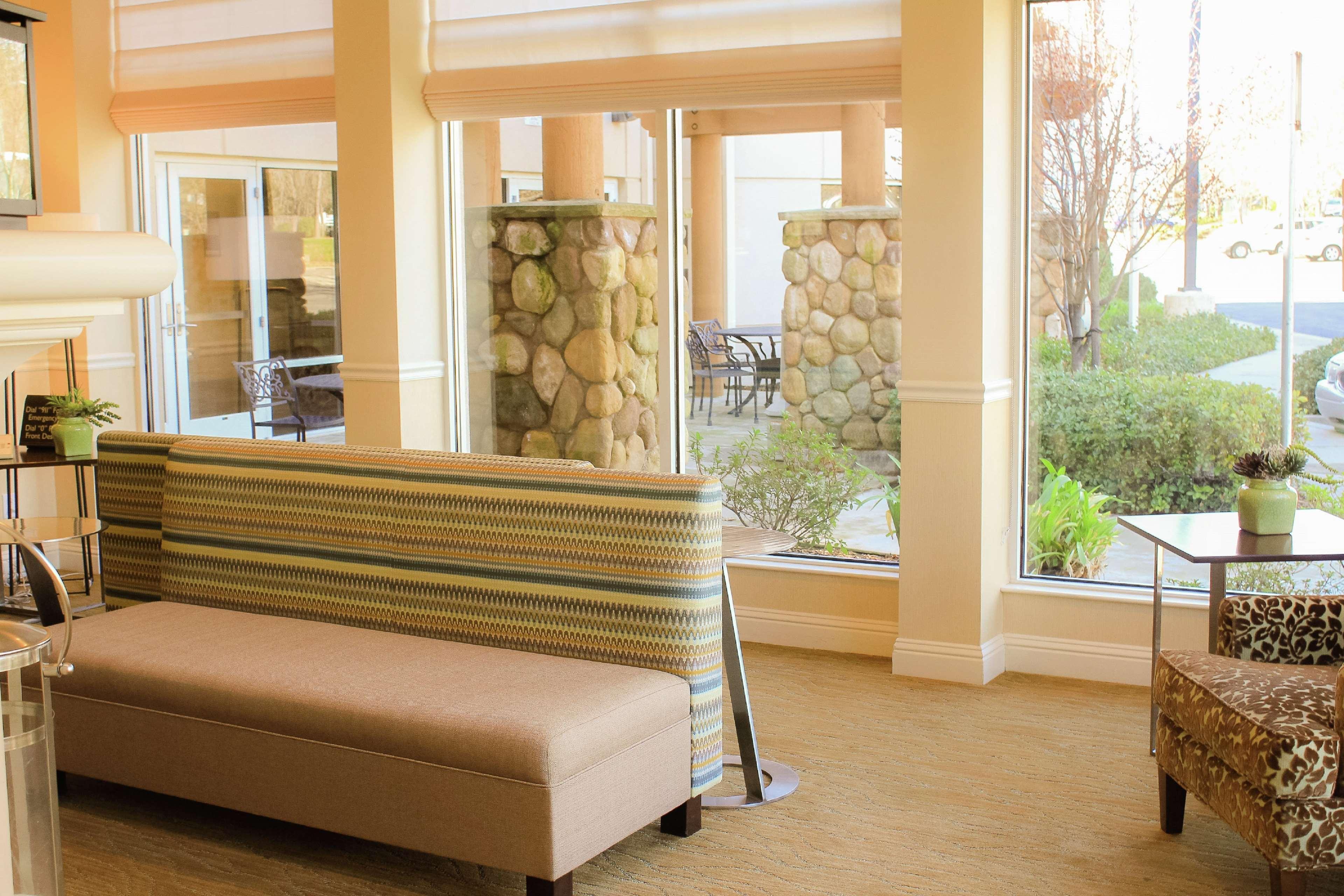 Hilton Garden Inn Redding Ngoại thất bức ảnh