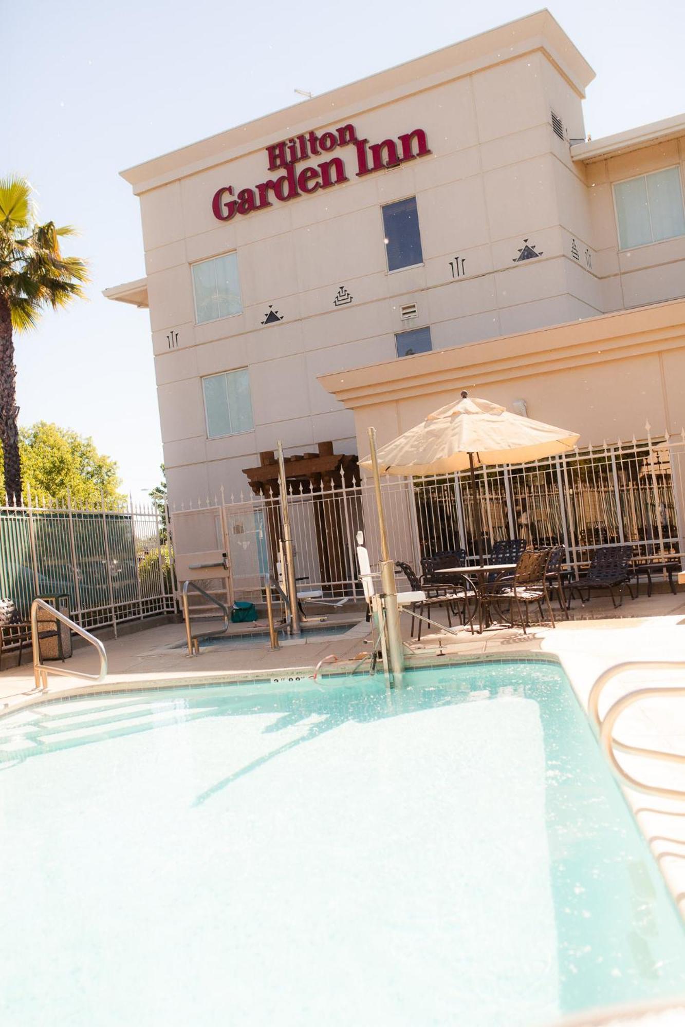 Hilton Garden Inn Redding Ngoại thất bức ảnh