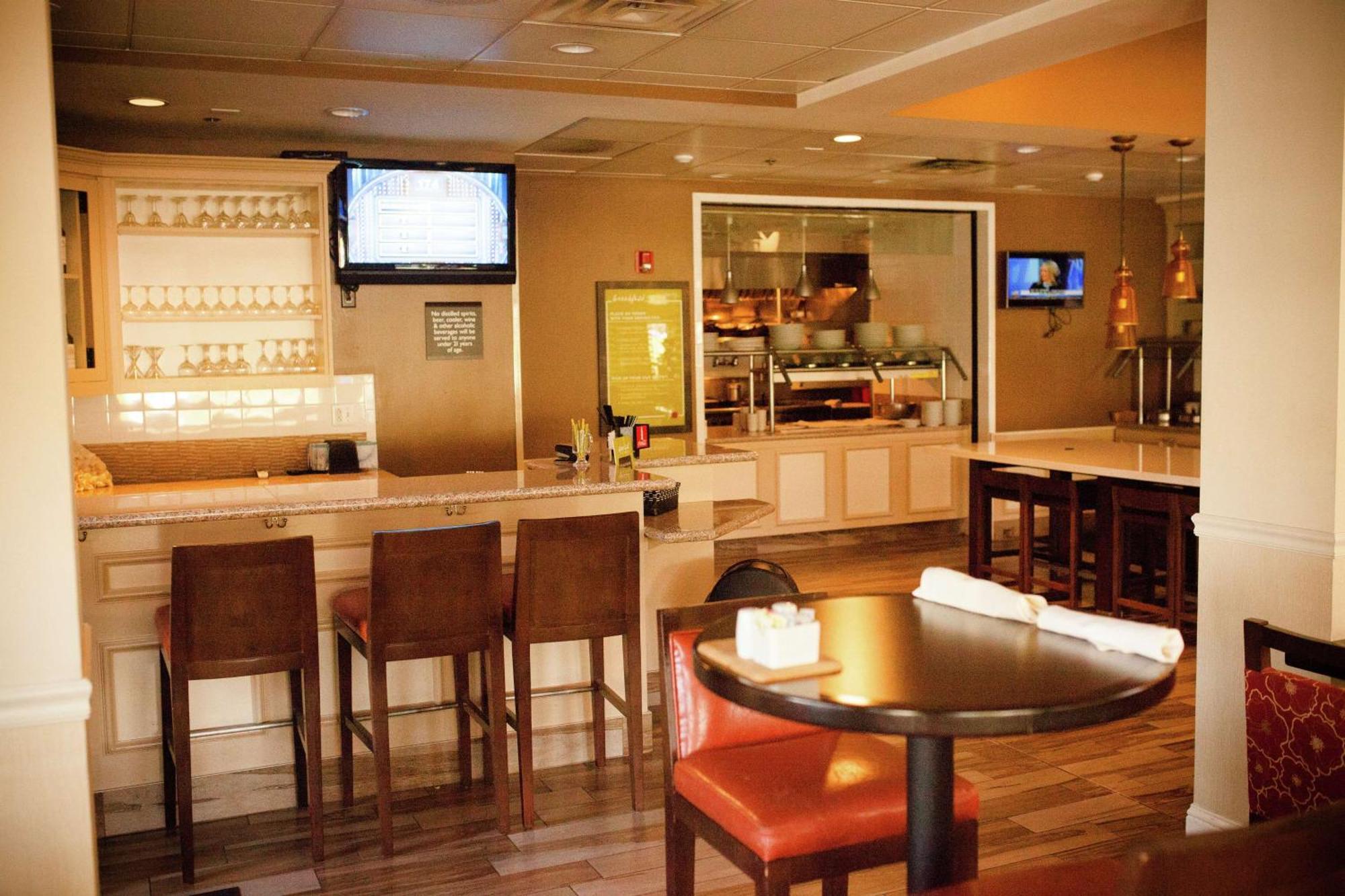 Hilton Garden Inn Redding Ngoại thất bức ảnh